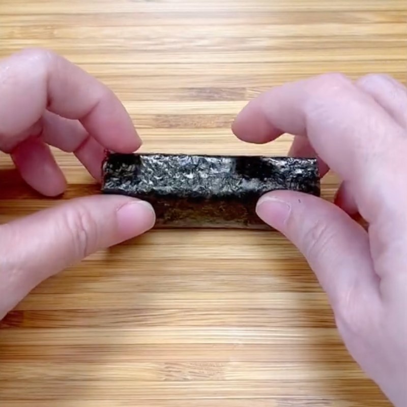 Bước 3 Cuộn rong biển Đậu hũ kho riềng sả