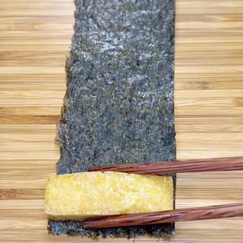 Bước 3 Cuộn rong biển Đậu hũ kho riềng sả