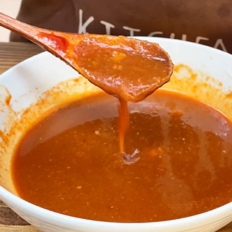 Bước 1 Làm nước sốt ướp sườn Sườn nướng phô mai (Công thức được chia sẻ từ TikTok Vào bếp cùng Điện máy XANH)