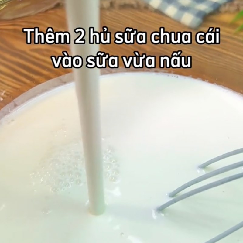 Bước 2 Nấu sữa chua Sữa chua phô mai cốm non (Công thức từ kênh tiktok Vào bếp Cùng Điện máy XANH)