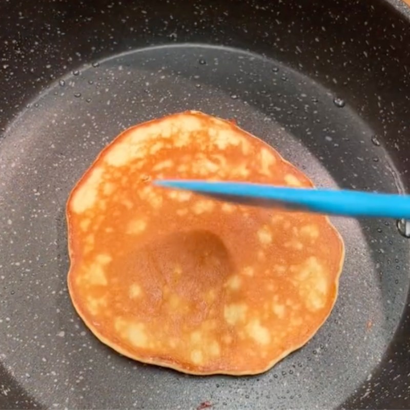 Bước 3 Rán bánh Pancake chuối