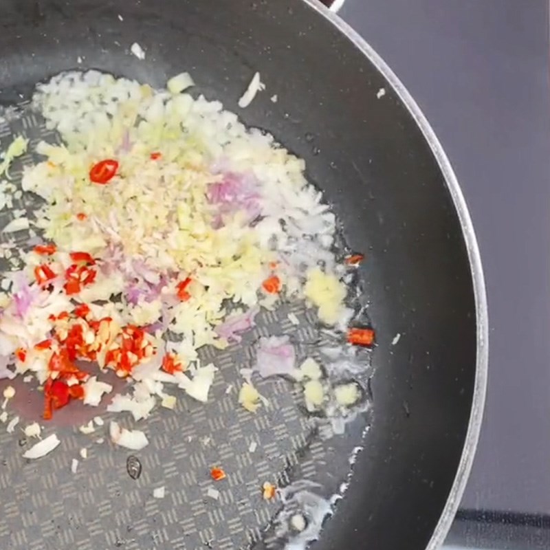 Bước 3 Rang đậu hũ Đậu hũ rang muối (Công thức được chia sẻ từ TikTok Vào bếp cùng Điện máy XANH)