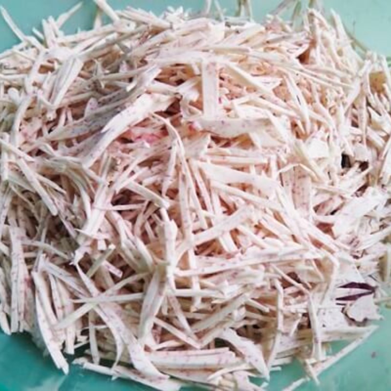 Bước 1 Sơ chế khoai lang, khoai môn Bánh tôm chiên khoai lang (Công thức từ kênh TikTok Vào bếp cùng Điện máy XANH!)