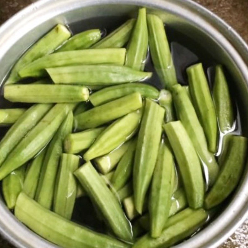 Bước 1 Sơ chế nguyên liệu Canh chua bông điên điển chay (Công thức được chia sẻ từ Tiktok Bếp chay XANH)