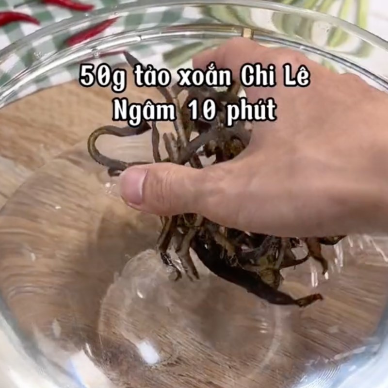 Bước 1 Sơ chế nguyên liệu Tảo xoắn xào sả ớt