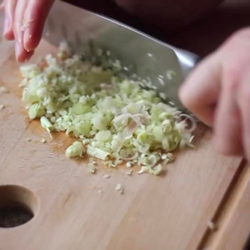 Bước 1 Sơ chế nguyên liệu Đậu hũ kho riềng sả