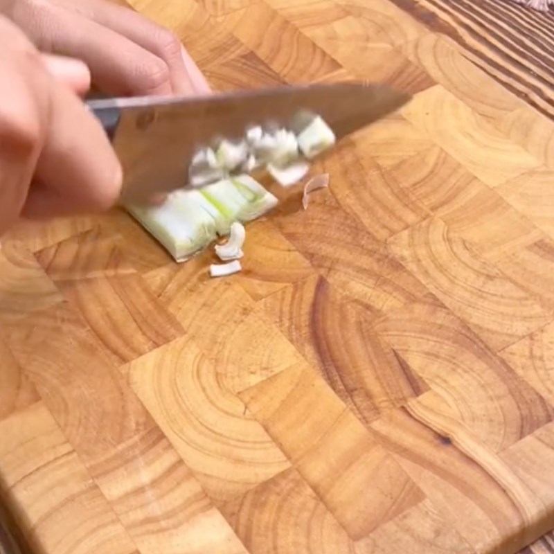 Bước 1 Sơ chế nguyên liệu Đậu hũ kho tương (Công thức từ kênh Tiktok Bếp chay XANH)