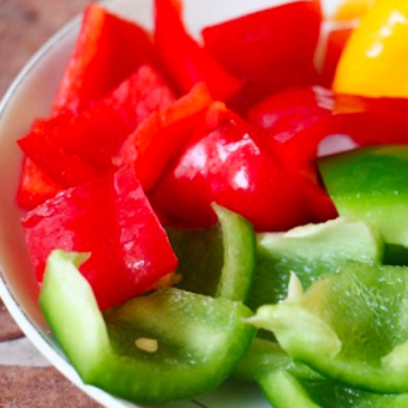 Bước 1 Sơ chế nấm và nguyên liệu khác Nấm đùi gà xào chua ngọt