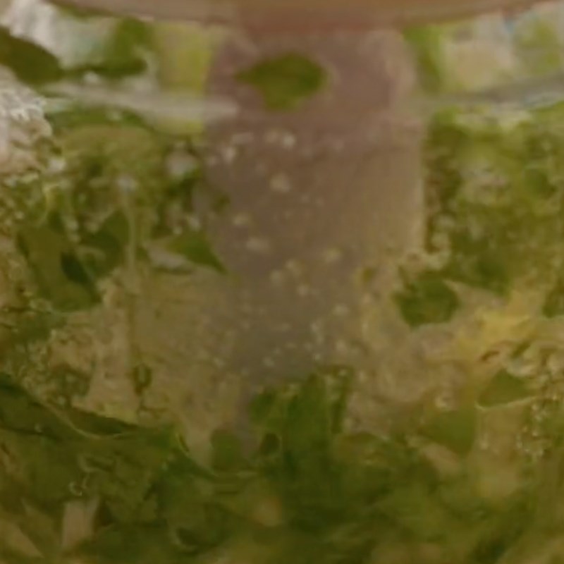 Bước 1 Sơ chế nguyên liệu làm xốt muối chiên cơm Cơm chiên muối ớt xanh (Công thức từ kênh Tiktok Vào bếp cùng Điện máy XANH)