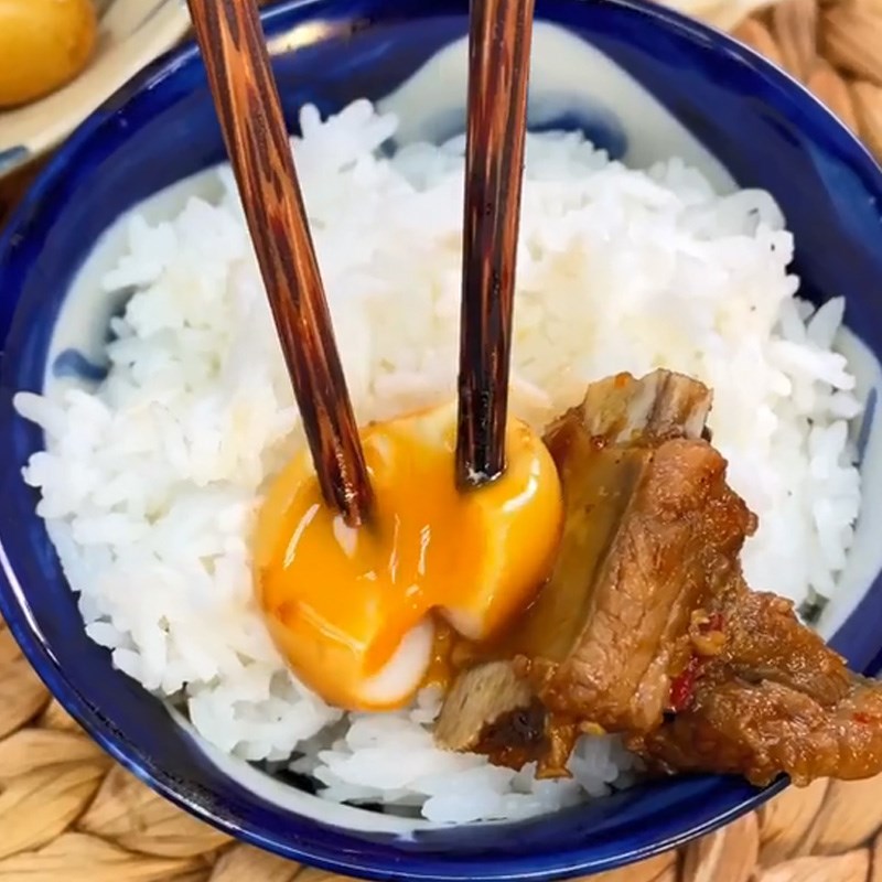 Bước 4 Thành phẩm Sườn kho trứng cút (Công thức được chia sẻ từ TikTok Vào bếp cùng Điện máy XANH)