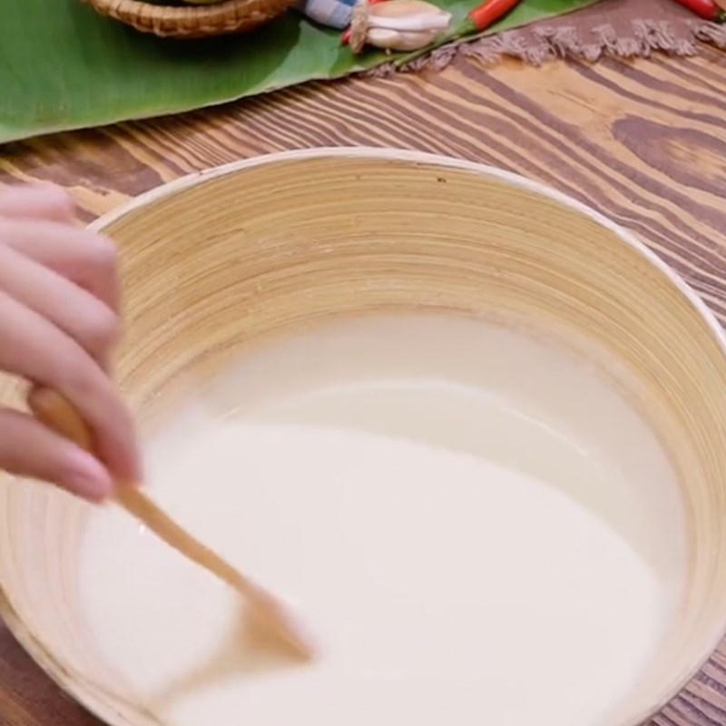 Bước 3 Trộn bột chiên tôm Bánh tôm chiên khoai lang (Công thức từ kênh TikTok Vào bếp cùng Điện máy XANH!)