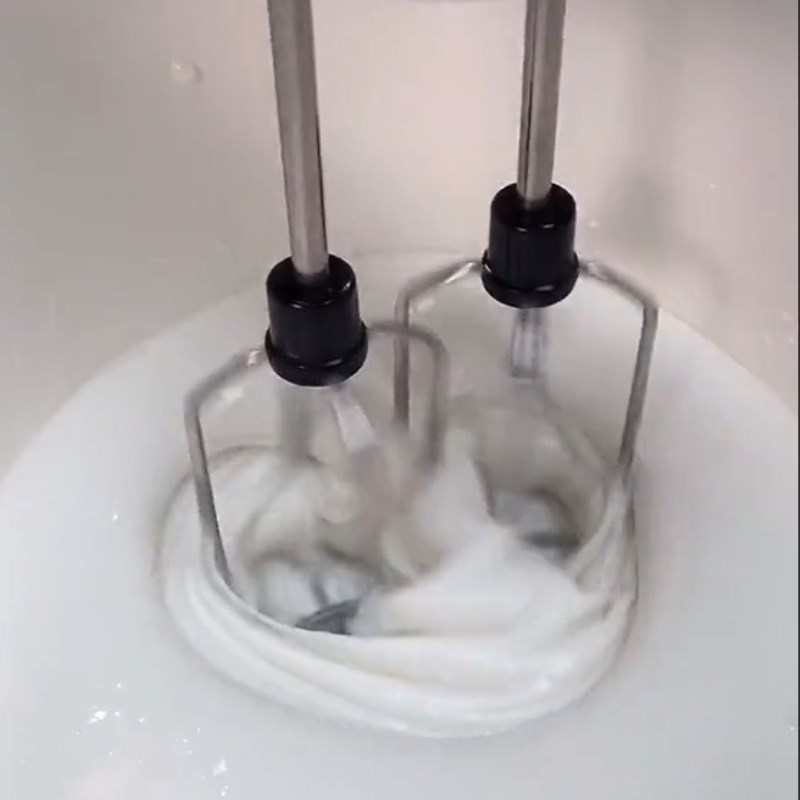 Bước 1 Trộn bột Bánh tai yến (Công thức được chia sẻ từ Tiktok Vào bếp cùng KitchenAZ)