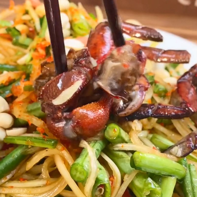 Bước 3 Trộn gỏi đu đủ thái lan Gỏi đu đủ thái lan (Công thức được chia sẻ từ TikTok Vào bếp cùng Điện máy XANH)