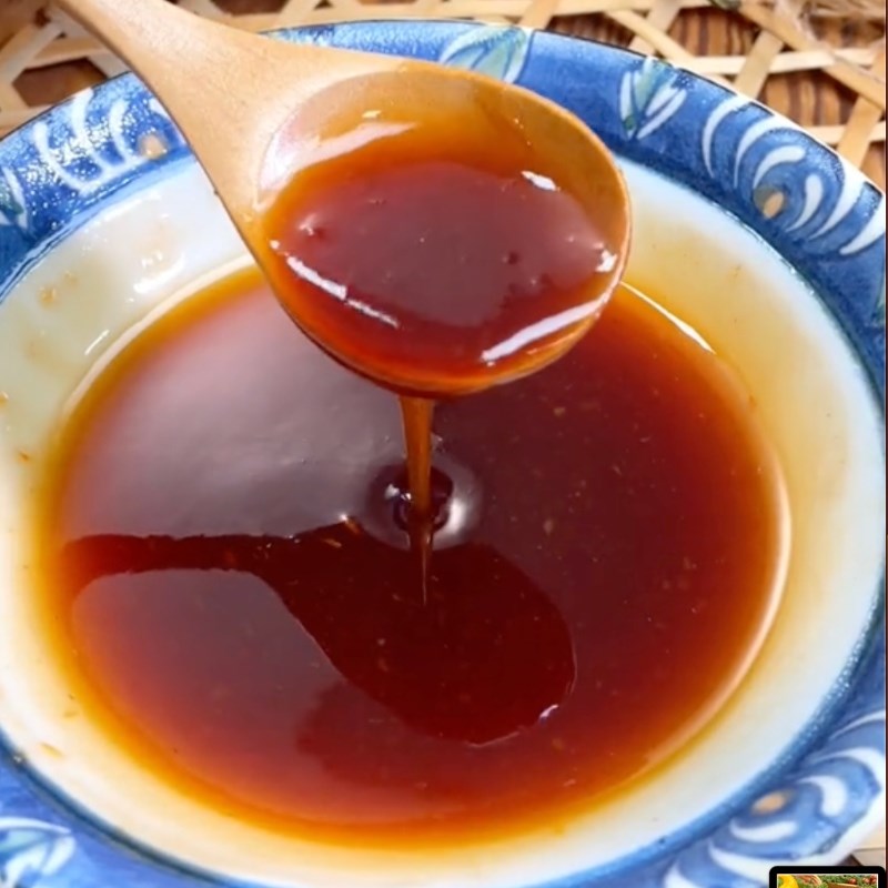 Bước 2 Làm xốt chua ngọt Nấm đùi gà xào chua ngọt