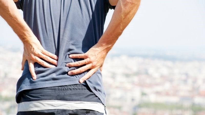 Bệnh áp xe tuyến tiền liệt gây ra đau đớn ở thắt lưng