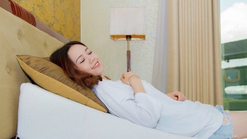 Nên ngủ đầu cao để tránh thức ăn vào phổi
