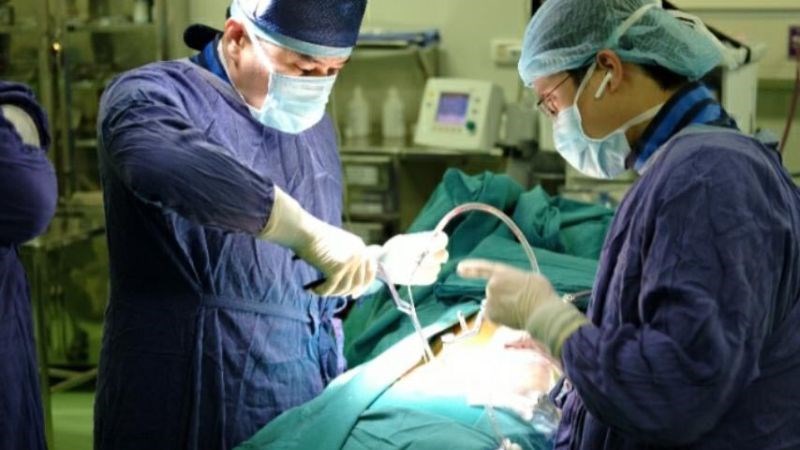 Phẫu thuật cắt cung sau cột sống được thực hiện trong trường hợp hẹp ống sống thắt lưng nghiêm trọng