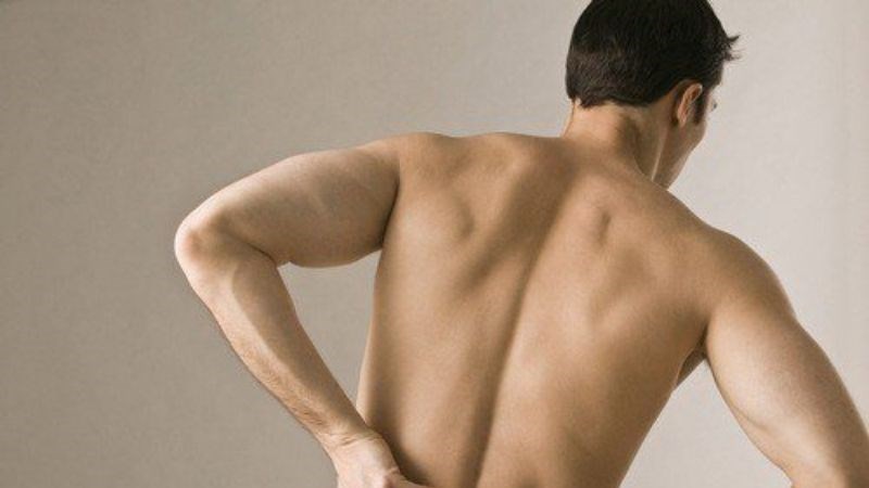 Tình trạng viêm có thể xuất hiện triệu chứng đau vùng thắt lưng