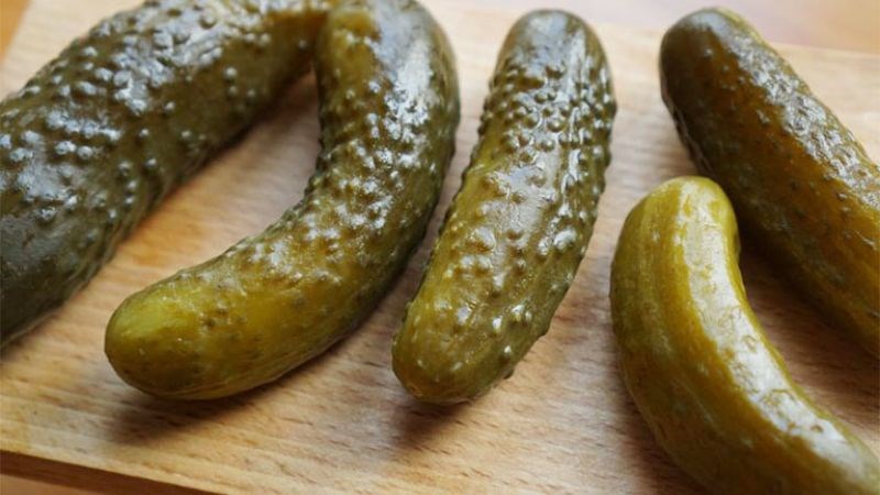 Vùng da ở dương vật có sự thay đổi về màu sắc khác so với bình thường và sần sùi hơn