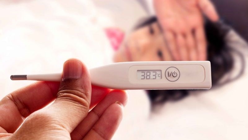 Sốt cao là nguyên nhân dễ gây co giật