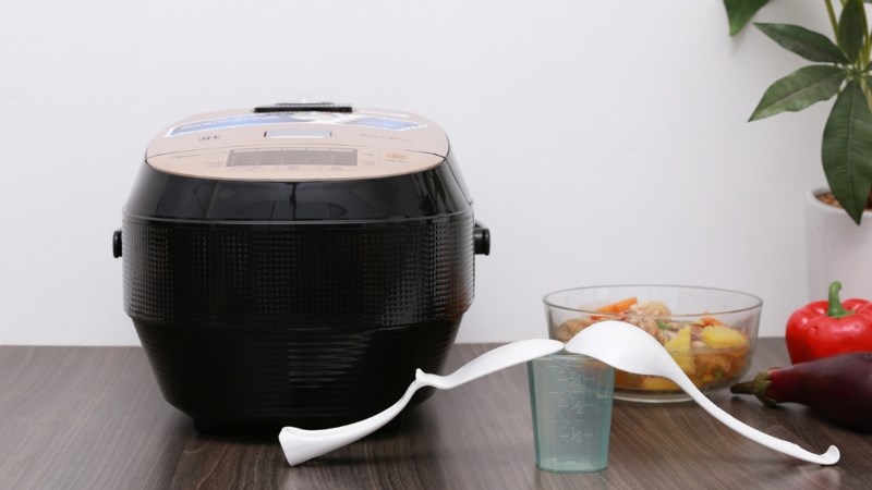 Nồi cơm điện cao tần Midea 1.5 l&iacute;t MB-HS4007
