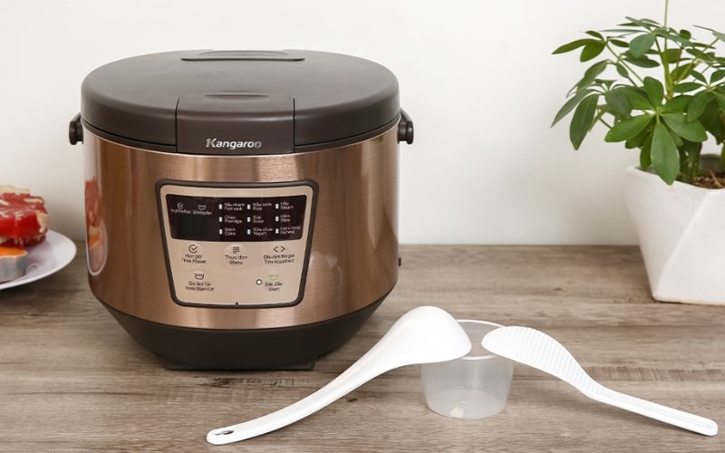 Nồi cơm điện tử Kangaroo 1.8 l&iacute;t KG18DR7