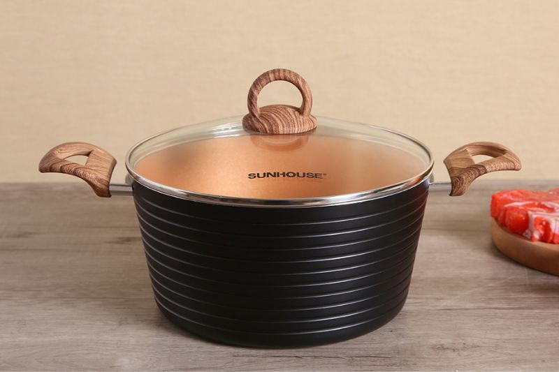 Nồi nh&ocirc;m chống d&iacute;nh nắp k&iacute;nh 24 cm Sunhouse SHG2024MCA
