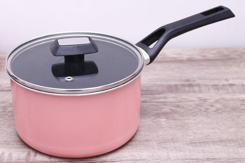 Qu&aacute;nh nh&ocirc;m chống d&iacute;nh nắp k&iacute;nh 18 cm Kims Cook EARM318H 