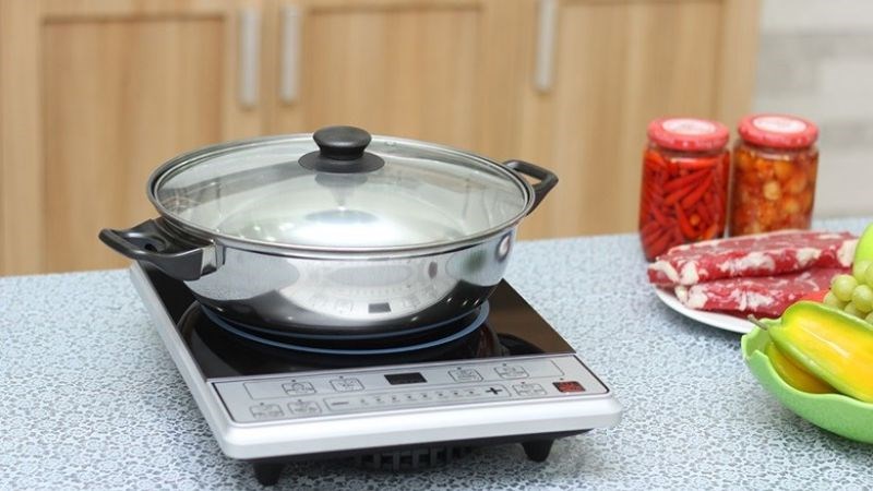 Những lưu &yacute; khi sử dụng bếp từ Midea