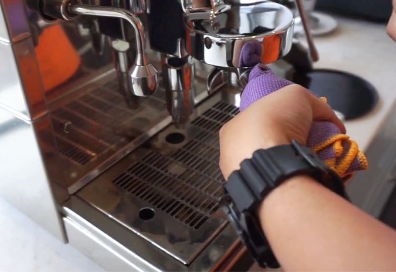 Vệ sinh m&aacute;y pha c&agrave; ph&ecirc;