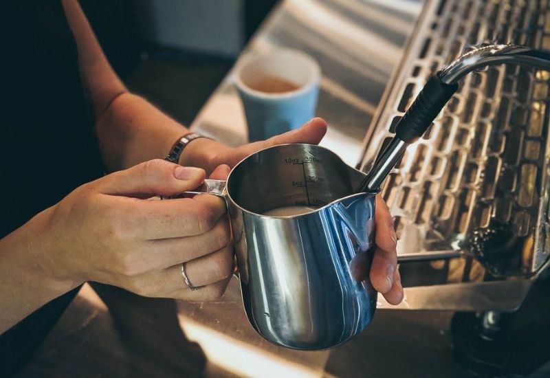 Kh&ocirc;ng đ&aacute;nh được bọt sữa