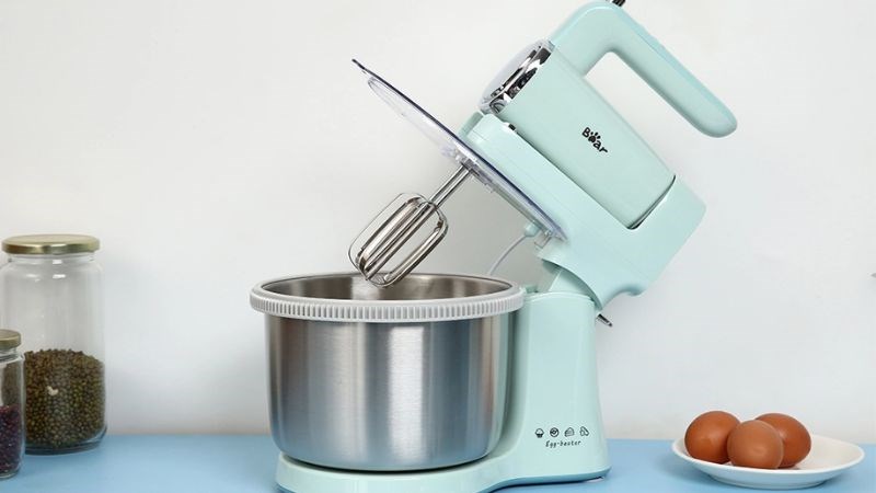 M&aacute;y nhồi bột đ&aacute;nh trứng Bear DDQ-B03V1