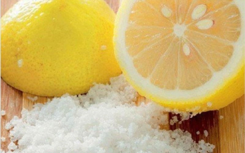 Chanh kết hợp với muối