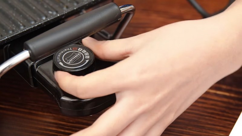 Điều chỉnh nhiệt độ bếp nướng điện