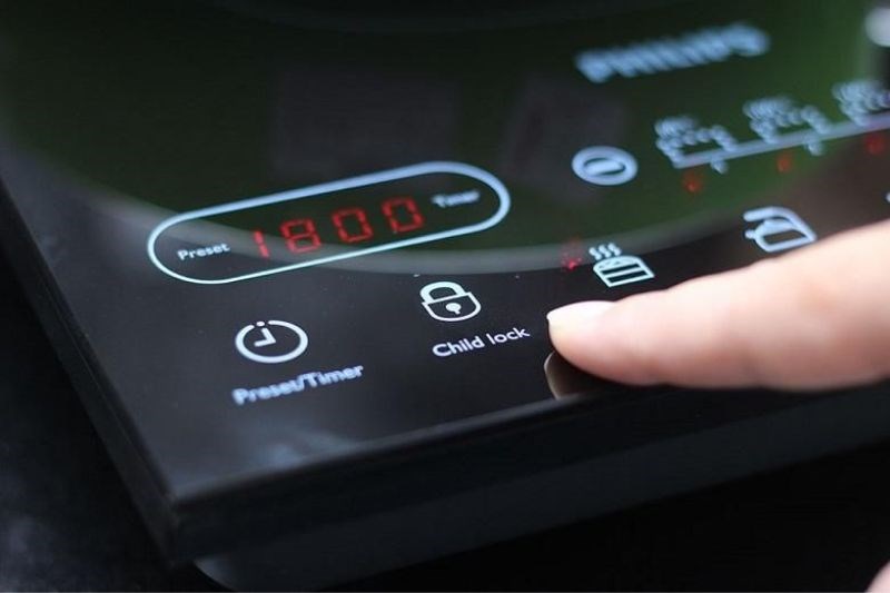 Do kho&aacute; t&iacute;nh năng an to&agrave;n trẻ em