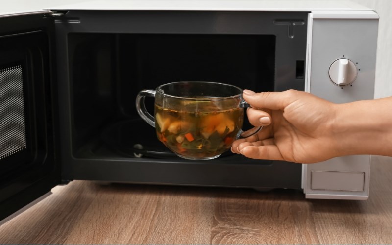 Notes for safe and effective use of microwave ovens