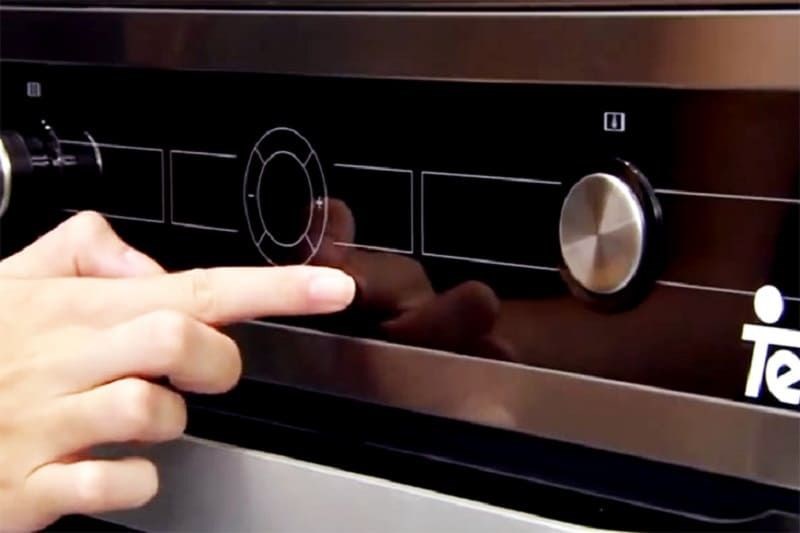 Bảng điều khiển điện tử b&aacute;o lỗi