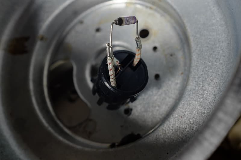 Cầu ch&igrave; bị hỏng