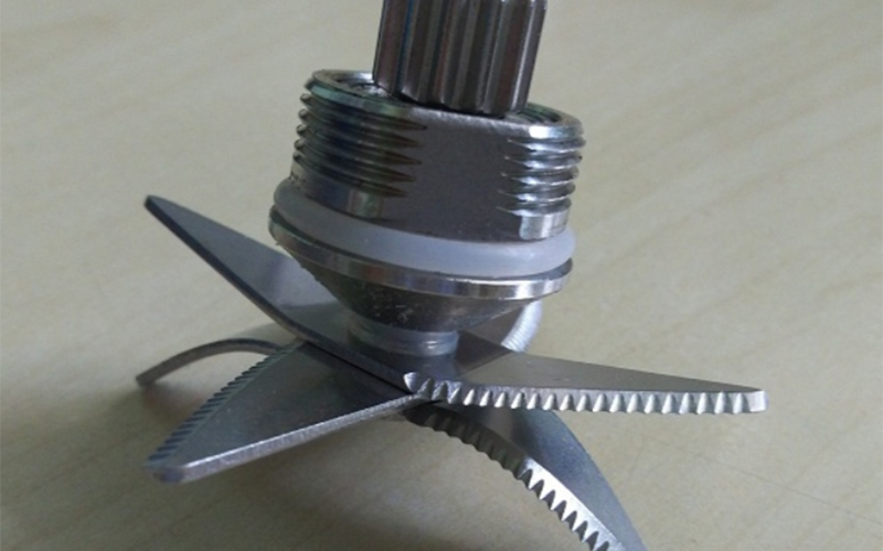 Chọn đ&uacute;ng lưỡi dao đối với từng loại thực phẩm đang xay