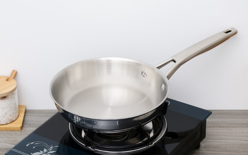 Chảo inox nguy&ecirc;n khối đ&aacute;y từ 24 cm Elmich Trimax EL-2821