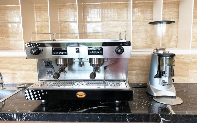 C&aacute;ch sử dụng m&aacute;y pha c&agrave; ph&ecirc; Espresso đ&uacute;ng c&aacute;ch