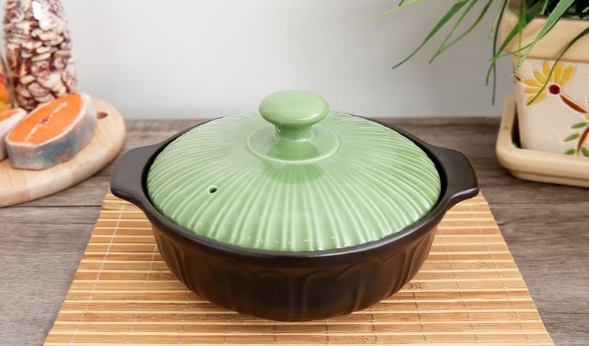 Nồi đất hoa sen nắp sứ 20 cm Dong hwa 403 G702