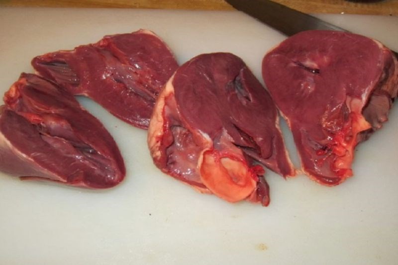 Sử dụng tim heo đ&uacute;ng c&aacute;ch