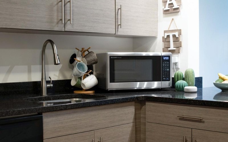 Để l&ograve; ở khu vực ẩm ướt