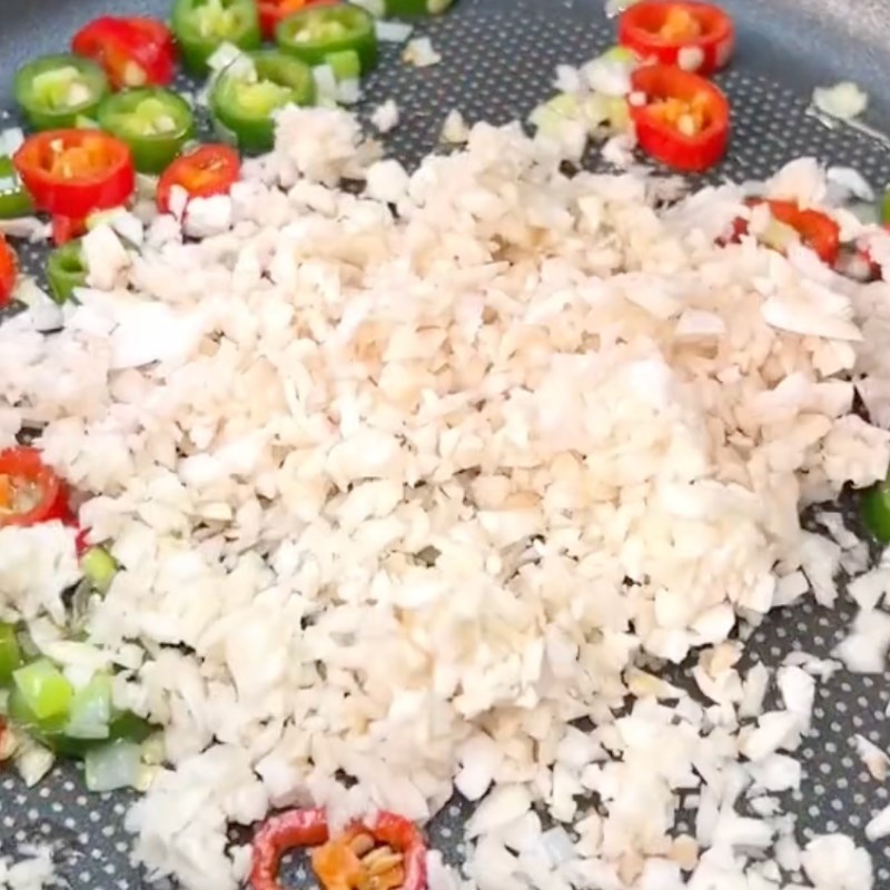 Bước 3 Khoai tây xào nấm Khoai tây xào nấm đùi gà