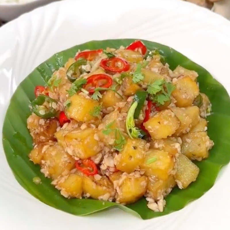 Bước 4 Thành phẩm Khoai tây xào nấm đùi gà