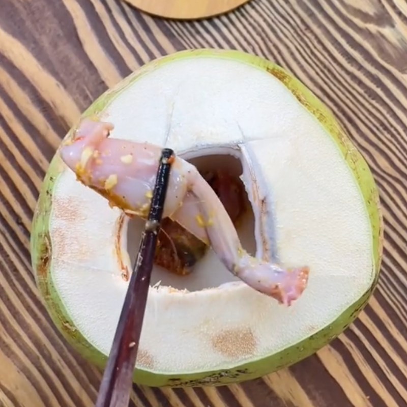 Bước 2 Chế biến Cà ri ếch hấp trái dừa (Công thức được chia sẻ từ Tiktok Vào bếp cùng Điện máy XANH)