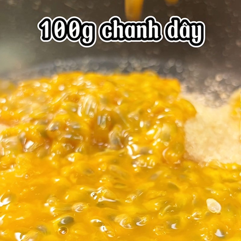 Bước 1 Chế biến chanh dây Panacotta chanh dây (Công thức được chia sẻ từ TikTok Vào bếp cùng KitchenAZ)