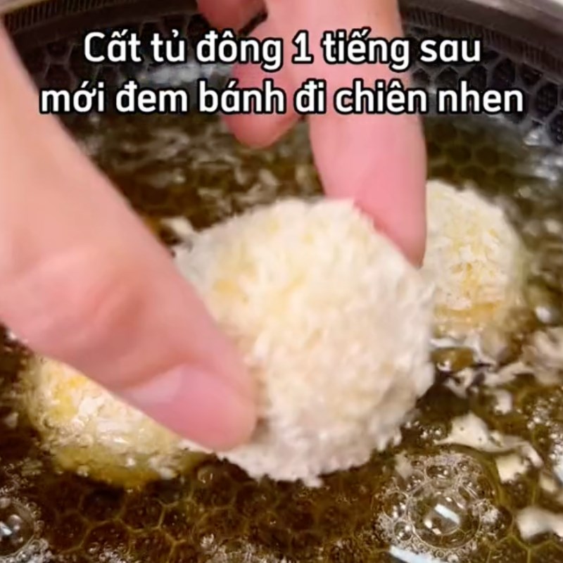 Bước 4 Chiên bánh Khoai môn chiên xù nhân phô mai(Công thức từ kênh tiktok Vào bếp cùng điện máy XANH)