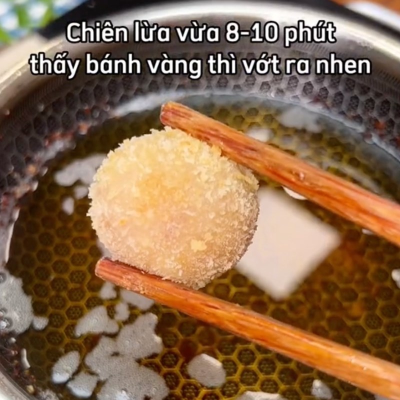 Bước 4 Chiên bánh Khoai môn chiên xù nhân phô mai(Công thức từ kênh tiktok Vào bếp cùng điện máy XANH)